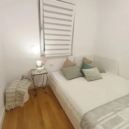 Tonka Апартаменты Задар